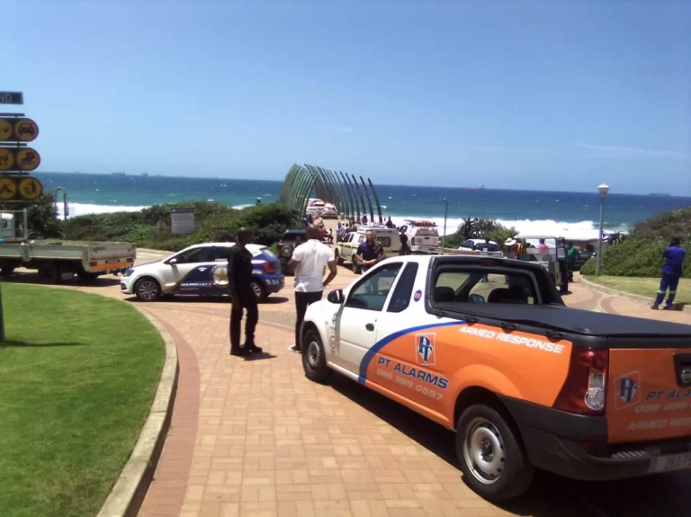 Man shot dead after allegedly trying to rob a family on Umhlanga Beach