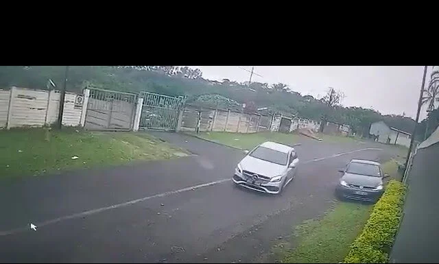 Watch: Off-duty cop escapes hijacking on his driveway in Malvern