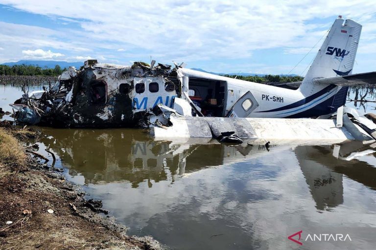 Watch: SAM Air passenger plane crashes killing all on board in Indonesia