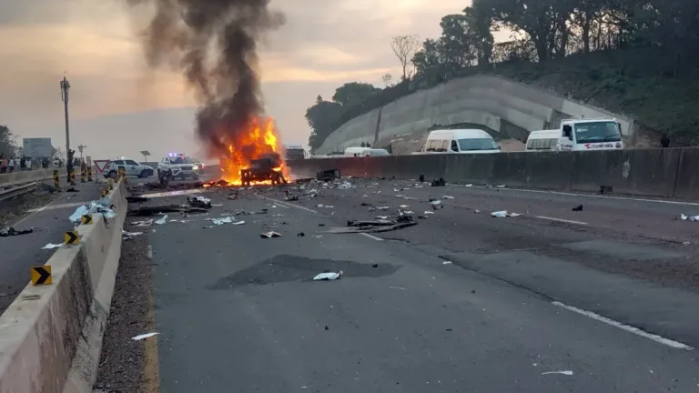 Breaking: Cash-in-Transit Robbery Sparks Chaos on N3 Westbound in Durban Breaking: Cash-in-Transit Robbery Sparks Chaos on N3 Westbound in Durban